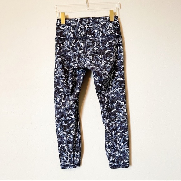 Lululemon Women's Wunder Under Crop Leggings 21" Embellished Multi Navy Print 6 - Picture 5 of 7